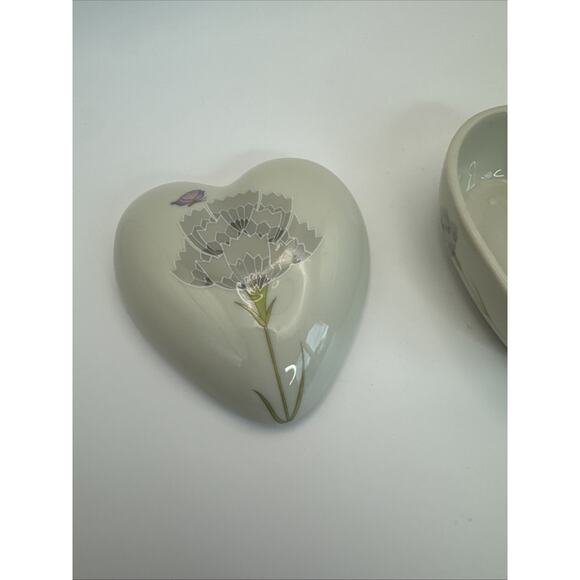 Vintage Takahashi Porcelain Heart‎ Shaped Trinket Jewelry Box Japan Floral SFO - Picture 4 of 9